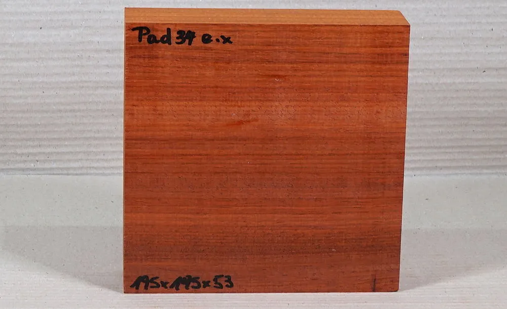 Pad034 Padauk, Coral Wood Block 195 x 195 x 53 mm