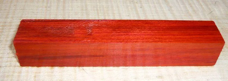 Chakte Kok, Red Heart Penblank 120 x 20 x 20 mm