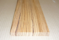 Zeb184 Zebrano Brett 685 x 110 x 15 mm