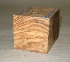 Ol350 Wild-Olivenholz Block 75 x 50 x 50 mm