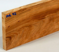 Md042 Mandelbaumholz Brettchen 278 x 106 x 14 mm
