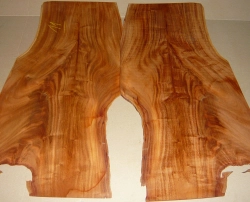 Ma046 Pyramiden-Mahagoni, westindisches aus Uraltbestand! 2 Blatt Sägefurnier a 640 x 320 x 1,7 mm