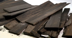 Eb040 Ebony assortment of different remnants and pieces, ca. 400 mm length