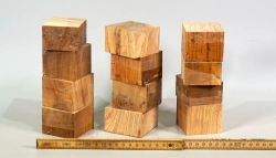 Ol065 Wild-Olivenholz Sortiment 12 Würfel a ca. 60 x 60 x 35-50 mm